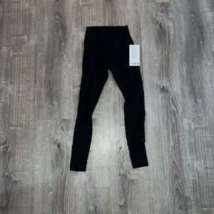 Never worn NWT Lululemon Wunder Under Leggings